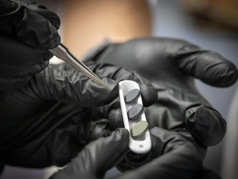 Ilmuwan Menciptakan 7 Bahan Keramik Baru yang Menakjubkan hanya dengan Menghilangkan Oksigen

