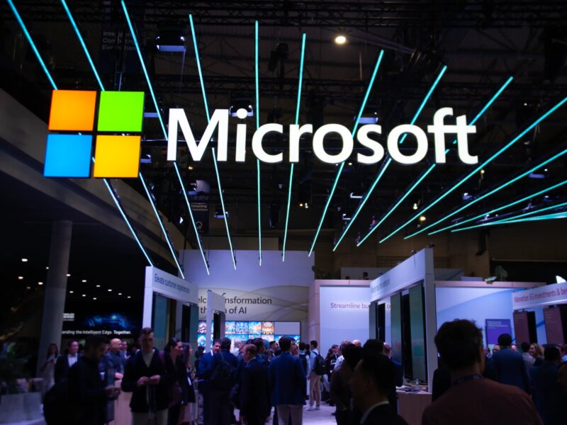 Layanan cloud berdaulat di Arab Saudi disediakan oleh teknologi Microsoft

