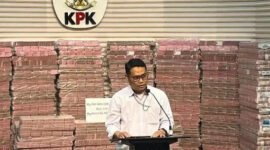 Mengapa KPK tidak pernah memamerkan tumpukan uang sitaan kasus korupsi sebelumnya?

