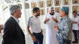 Mualem Fasilitasi Pertemuan SAM Airlines dan KATUHA, Dorong Keberangkatan Umrah lewat Aceh

