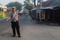 POLISI KRONJO GANGGANG KUAT POINT GATUR LALU LINTAS UNTUK MENCIPTAKAN KOTA DAN CARLANTAS TERPILIH DI WILAYAH TANGERANG –

