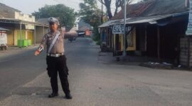 POLISI KRONJO GANGGANG KUAT POINT GATUR LALU LINTAS UNTUK MENCIPTAKAN KOTA DAN CARLANTAS TERPILIH DI WILAYAH TANGERANG –

