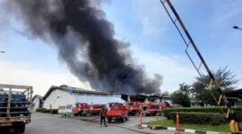 Pabrik Tekstil di Cikarang Dilalap Api

