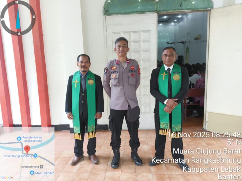 Pastikan Aman, KSPKT III Rangkasbitung Polsek Lebak Patroli Gereja Pasundan

