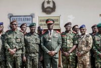 Pemimpin kudeta di Guinea-Bissau melantik presiden dan Embalo tiba di berita Senegal

