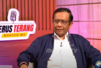 Polri harus memberhentikan seluruh anggotanya dari PNS

