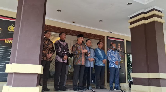 Roy Suryo Cs Dilarang Ikut Sidang Komisi Reformasi Kepolisian, Jimly: Status Tersangka

