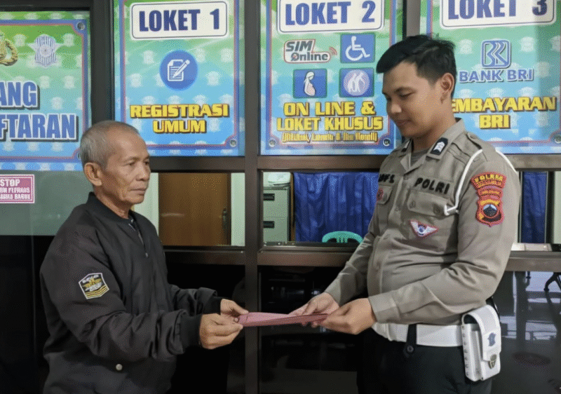 Satlantas Polres Pekalongan Sediakan Counter Khusus Lansia dan Ibu Hamil

