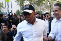 'Saya melayani Anda sebagai walikota': Perjalanan Eric Adams yang didanai pembayar pajak ke Israel memicu reaksi balik

