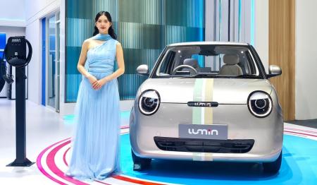 Seru Dibanderol Rp 100 Jutaan, Intip Spesifikasi Mobil Listrik Changan Lumin EV

