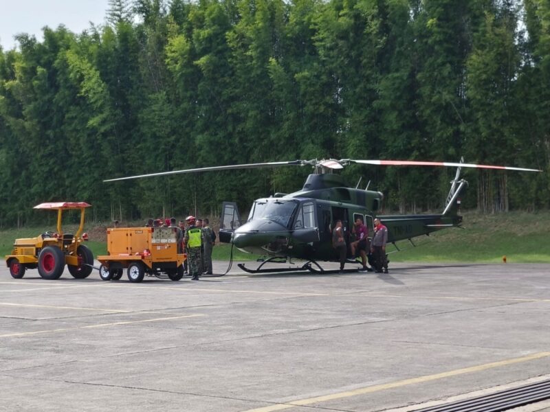 TNI AD Kerahkan Dua Helikopter untuk Mendukung Penanggulangan Bencana di Pulau Sumatera

