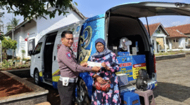 Tak perlu jauh-jauh ke kantor, warga bisa memanfaatkan Samsat Keliling di Kabupaten Pekalongan

