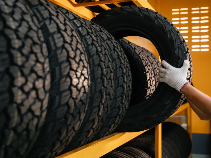 Tips memeriksa ban mobil Anda dan memastikan keselamatan berkendara sebelum awal musim dingin

