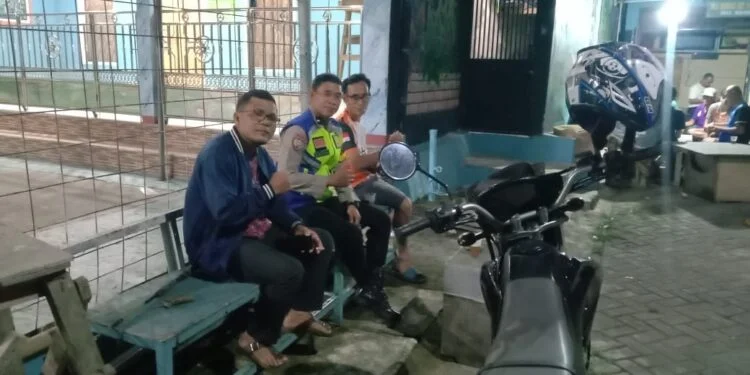 ‎Bhabinkamtibmas Polres Balaraja Terapkan Sambang dan DDS di Desa Binaan Wilayah Hukum Polresta Tangerang –

