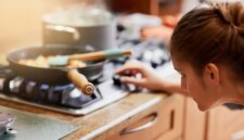 22 Juta Orang Amerika Menghirup Polusi Udara pada Tingkat yang Tidak Aman Akibat Aktivitas Rumah Tangga Biasa Ini