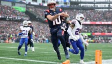 Akankah Patriots perlu menggunakan permainan lari Drake Maye sekarang?

