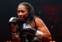 Alycia Baumgardner akan melawan Leila Beaudoin pada hari Jumat. <cite>Megan Briggs/Getty Images untuk Netflix</cite>