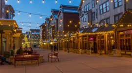 Bagaimana Efek Halo Liburan Berdampak pada Usaha Kecil

