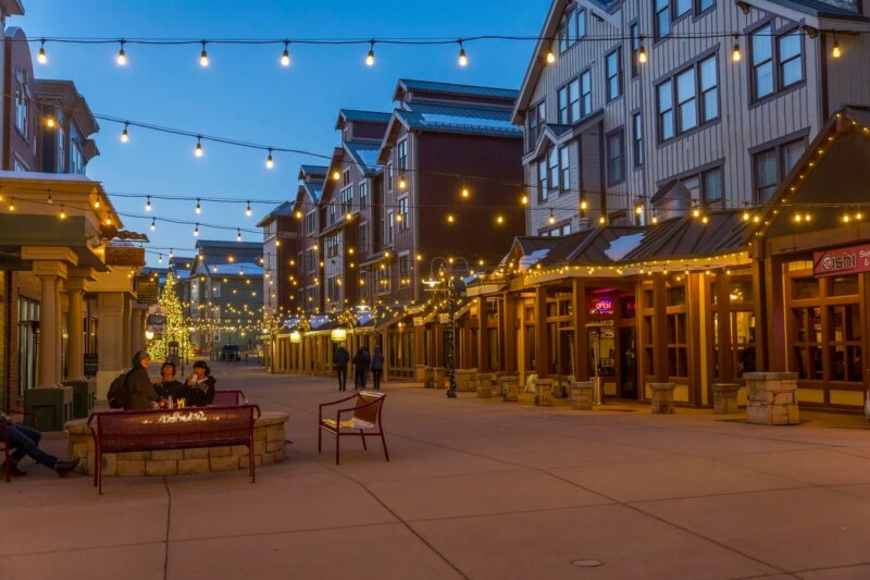 Bagaimana Efek Halo Liburan Berdampak pada Usaha Kecil

