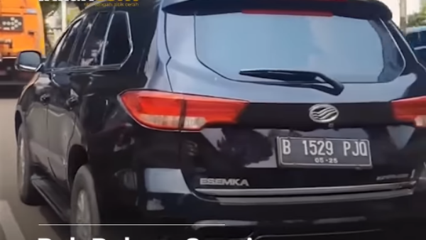 Bak Temukan Spesies Langka, Mobil Esemka Era Jokowi Terlihat di Jalan Jakarta, Netizen Kaget!

