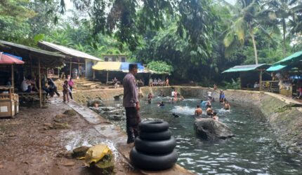 Bhabinkamtibmas Polsek Ciomas Polresta Serkot Patroli Tempat Wisata – Banten Tribrata News