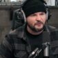 
<p>Podcaster Tim Pool di Timcast. / YouTube

