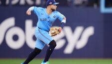 Bo Bichette beralih ke base kedua dan dikabarkan Alex Bregman

