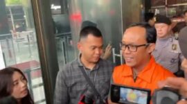 Bupati Lampung Tengah Goda Wartawan Usai Jadi Tersangka KPK: Kamu Cantik Hari Ini

