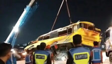 Bus Trans Light Mundur di Exit Tol Krapyak, 15 Tewas

