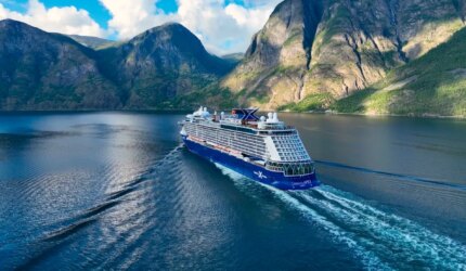 Celebrity Cruises Meluncurkan Penjualan Gelombang