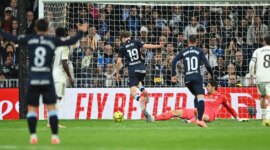 Pukulan Radu jelas untuk Celta Vigo (Thomas Coex/AFP)