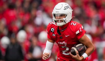 Cincinnati QB Sorsby menunggu nilai draf, untuk memasuki portal