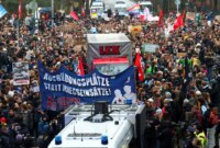 Demonstrasi mahasiswa di Jerman memprotes berita undang-undang wajib militer

