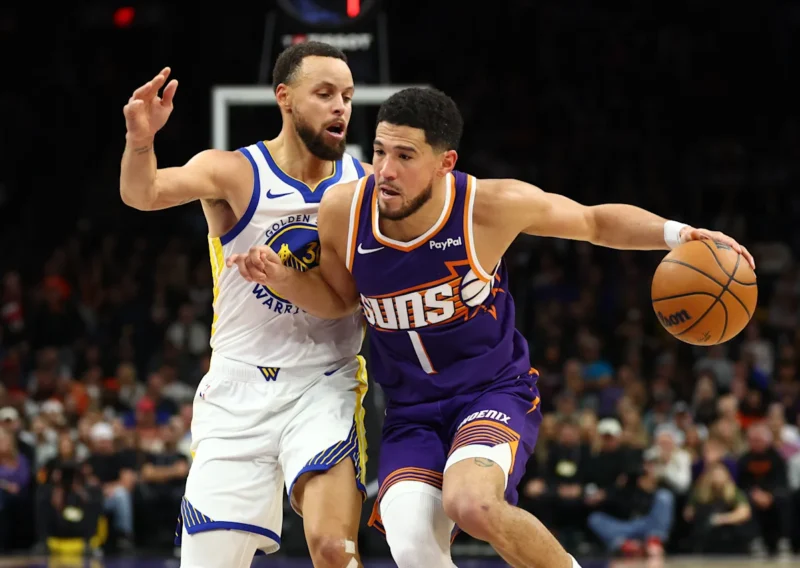 Devin Booker secara terbuka merekrut Stephen Curry ke Nike

