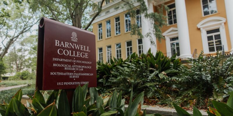 Dewan menyetujui proyek fasilitas utama, inisiatif akademik pada pertemuan bulan Desember - Berita & Acara USC

