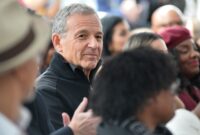 Disney, yang melakukan investasi $1 miliar di OpenAI, akan mengizinkan karakter pada generator video Sora AI-nya