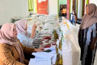 Distribusi Beras dan Minyak Goreng kepada 180 KPM KPM di Kampung Rantau Jaya

