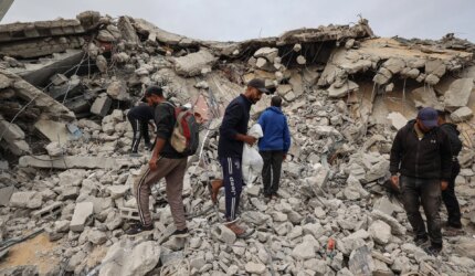 Drone Israel mengejar dan membunuh wanita lanjut usia di Gaza saat serangan terus berlanjut | Berita konflik Israel-Palestina