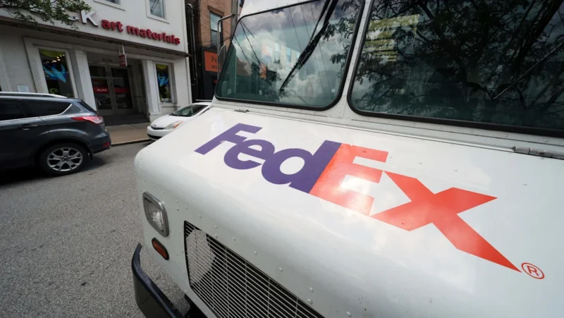 FedEx mengalahkan perkiraan pendapatan Q2, meningkatkan panduan setahun penuh

