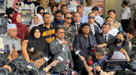 Gelar Kasus Ijazah Jokowi, Pengacara Roy Suryo Cs Soroti Bukti Pembanding

