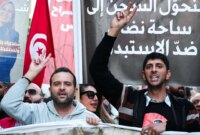 Gerakan protes yang sedang berlangsung di Tunisia menentang pembatasan kebebasan berita

