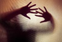 Gunakan toilet karena tidak punya, remaja 13 tahun diperkosa berulang kali oleh orang lanjut usia hingga ia melahirkan