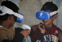 Headset VR membawa anak-anak yang terkena dampak perang ke dunia yang jauh dari Gaza

