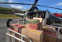 Helikopter TNI AD Distribusikan Logistik dari Udara ke Warga Terisolasi di Sibolga


