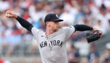 Ian Hamilton menandatangani kontrak dengan Braves untuk tahun 2026