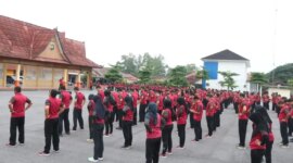 Jaga Kebugaran dan Perkuat Kebersamaan Internal, Personil Polda Babel Gelar Olahraga Bersama

