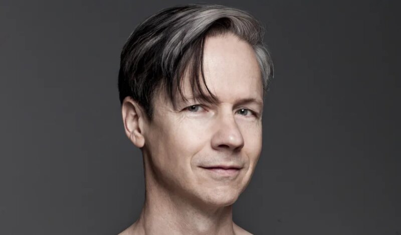 John Cameron Mitchell Mengatur Kembalinya Broadway Dengan 'Oh, Mary!'

