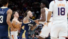 Jose Alvarado, Mark Williams melakukan pukulan setelah melakukan pukulan dalam kemenangan Suns atas Pelikan

