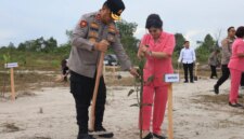 Kapolda Babel Pimpin Penanaman Pohon Serentak, Komitmen Jaga Lingkungan

