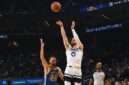 Keberanian Donte DiVincenzo di akhir pertandingan diasah di bawah bayang-bayang Steph Curry

